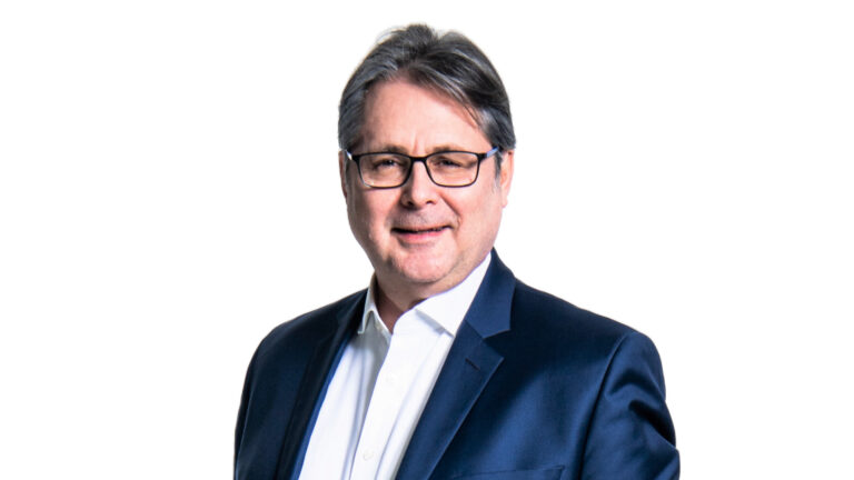 Real Blue KVG erweitert Führungsebene mit Michael Stark-Urzendnik