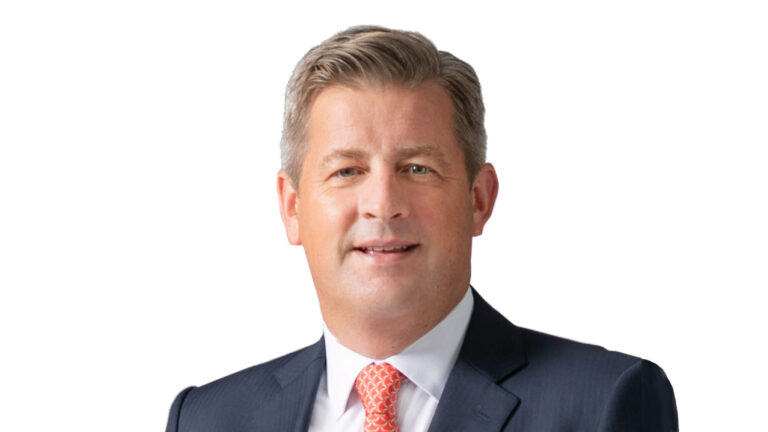 AB baut Investment-Führung um: Chris Hogbin wird Global Head of Investment