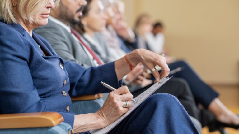 Autokratische Systeme und Mikrofinanz – passt das zusammen?