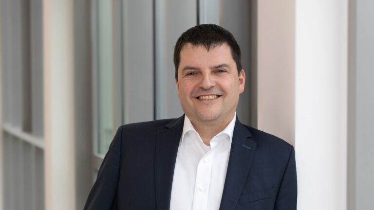 Von der Nische zum Milliardenmarkt: Was Anleger über Photovoltaik vom Acker wissen sollten