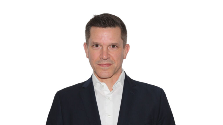 Periskop verstärkt sich mit Philipp Loth als Director Logistics & Light Industrial